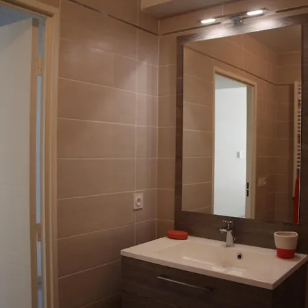 Centre Les Pins 1 Bedroom With Ac, Swimming Pool And Parking Appartement Juan-les-Pins